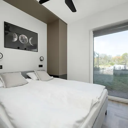 Przestronny Z Ogrodem By Renters * Wrocław