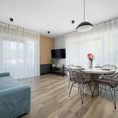 Przestronny Z Ogrodem By Renters Apartman