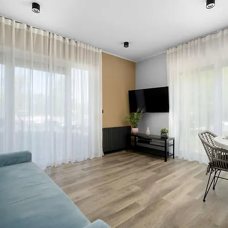 Przestronny Z Ogrodem By Renters * Wrocław