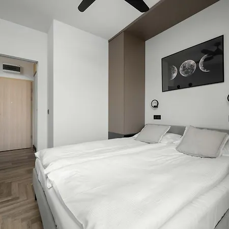 Przestronny Z Ogrodem By Renters Apartman Wrocław