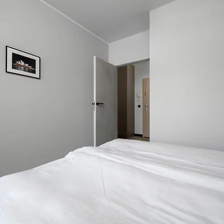 Apartman Przestronny Z Ogrodem By Renters *